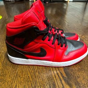 Air Jordan 1 Mid